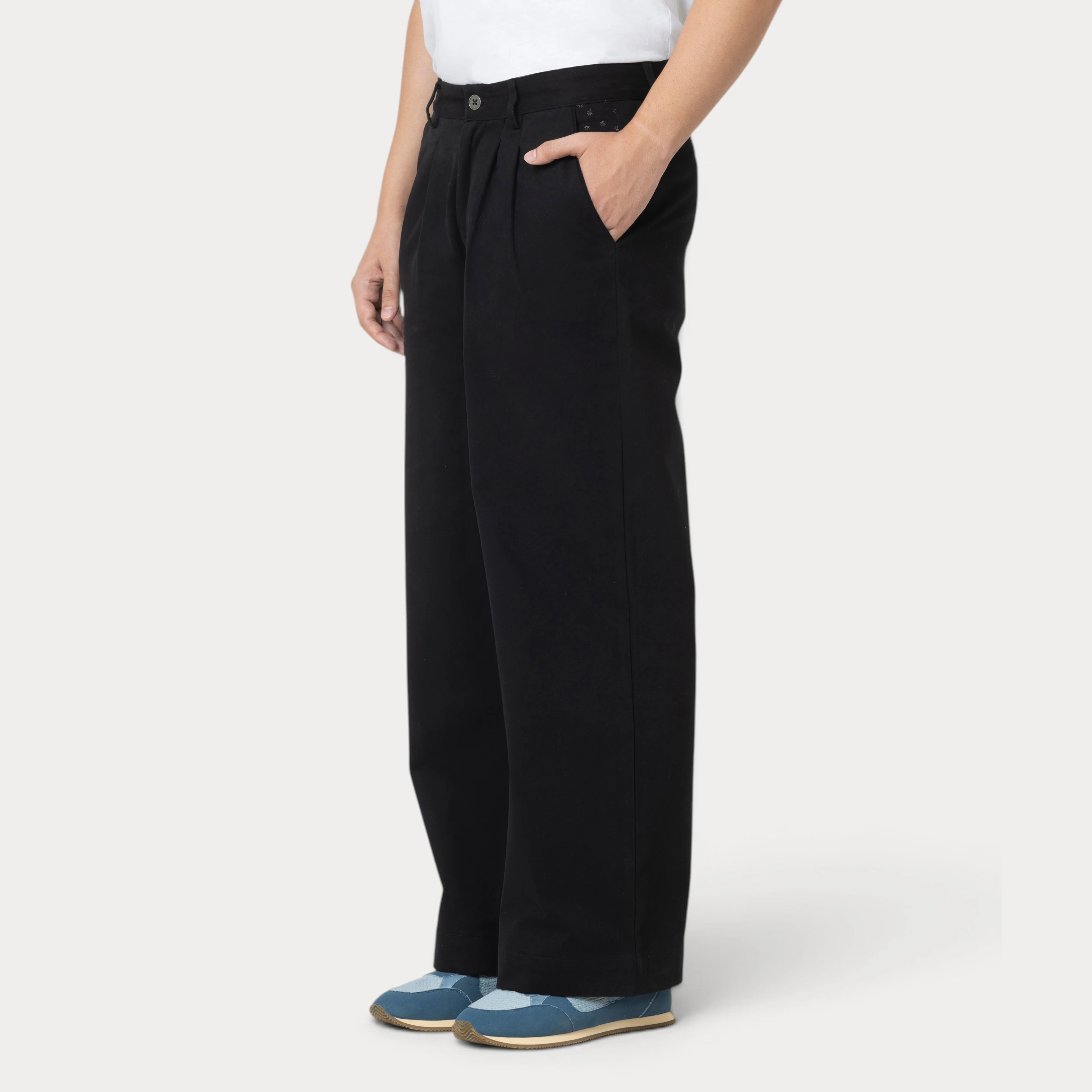 Gully 17 Trousers - Josh Black - Image 2